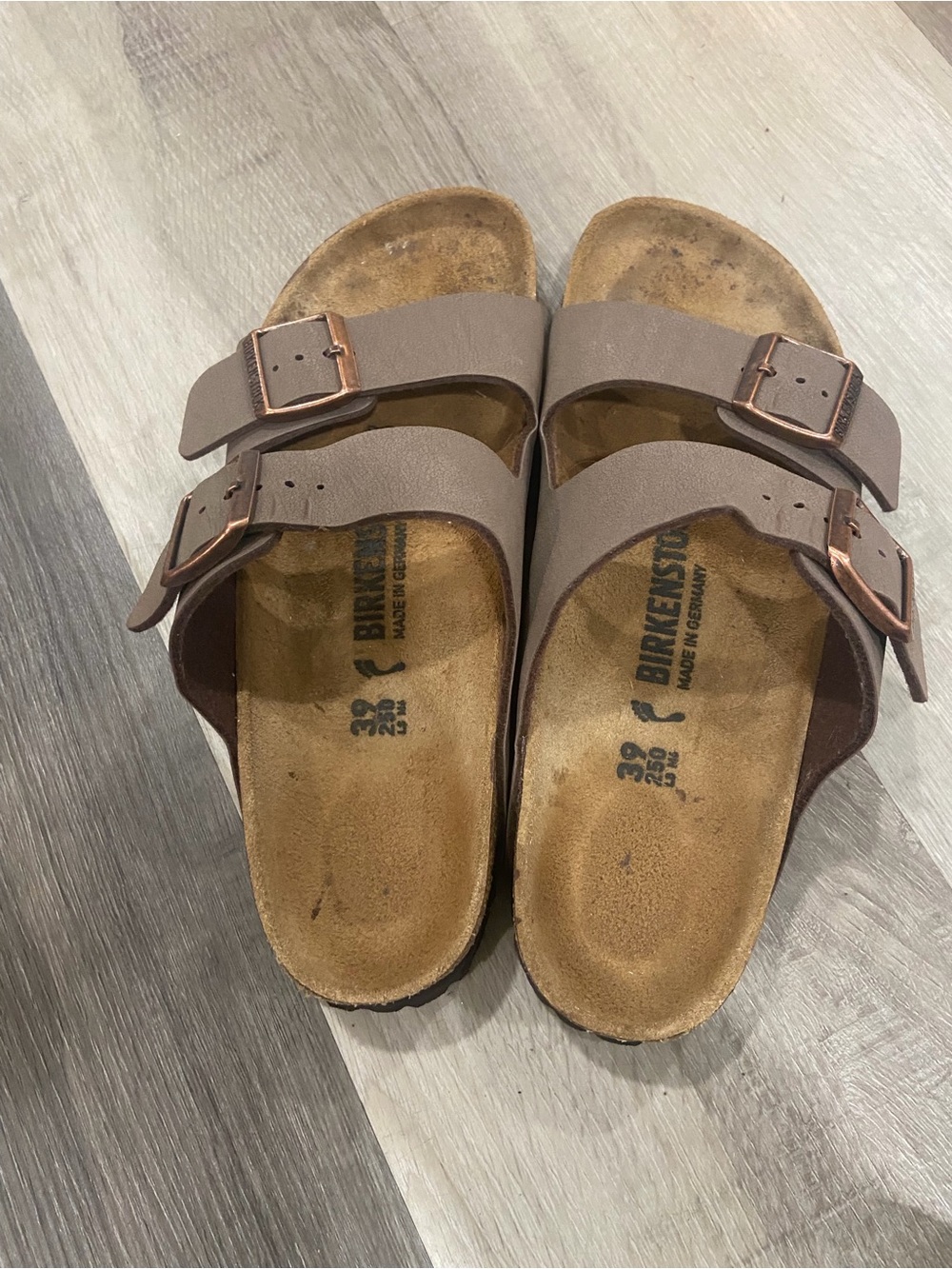 Birkenstock Arizona Double-Strap Sandals in Taupe Sz 8